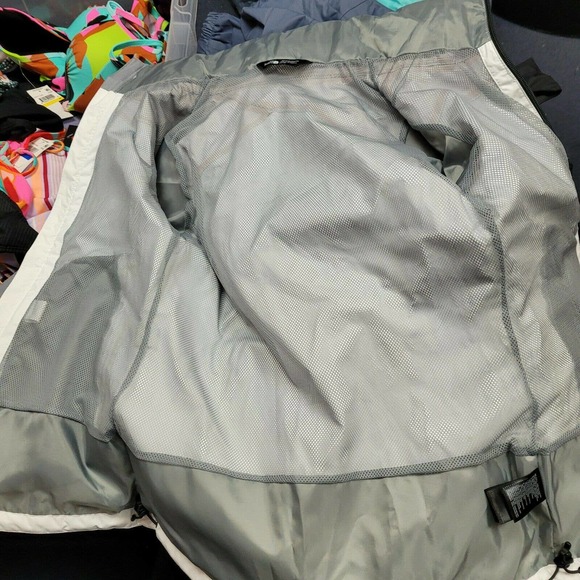 The North Face Resolve Plus Rain Coat Jacket - Picture 5 of 11
